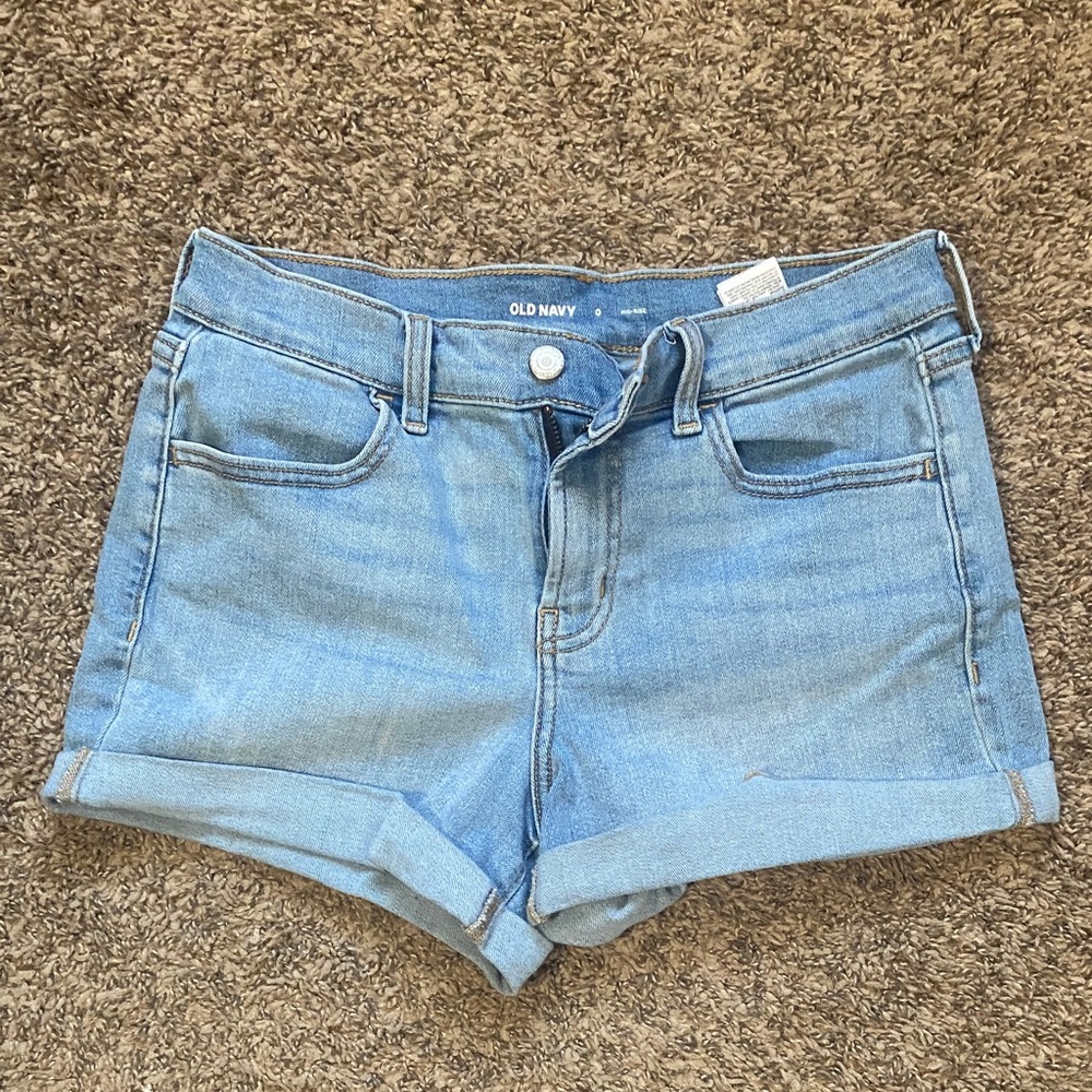 ☀️ Old Navy Light Wash Denim Rolled-Hem Women’s Shorts
